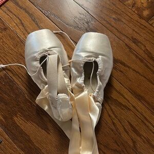 Russian pointe shoes